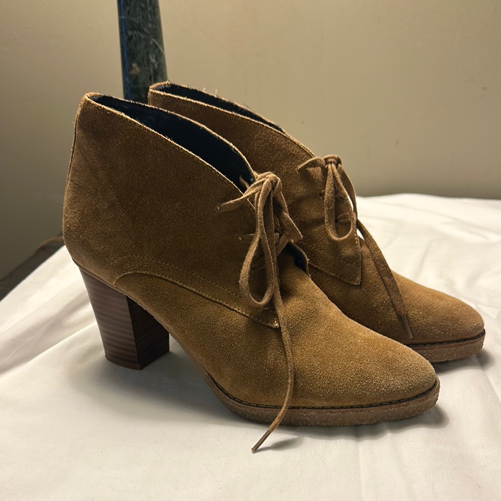Women's Tan Suede Ankle Gap Boots